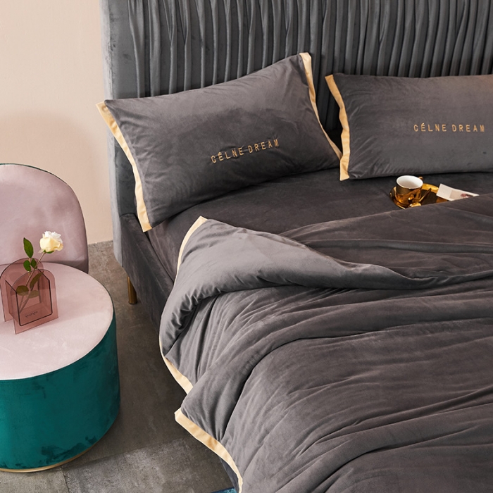 91家纺网 家纺一手货源 找家纺 安妮2020赛琳娜丽丝绒水晶绒四件套床单款带包装棚拍图高级灰