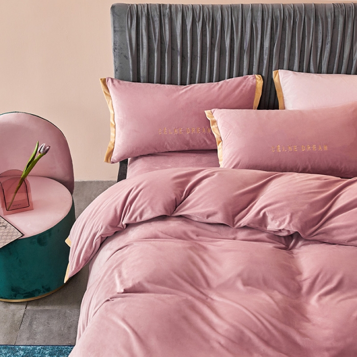 91家纺网 家纺一手货源 找家纺 安妮2020赛琳娜丽丝绒水晶绒四件套床单款带包装棚拍图 豆沙