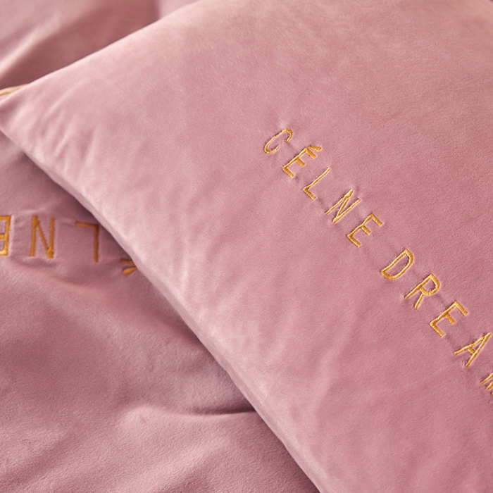 91家纺网 家纺一手货源 找家纺 安妮2020赛琳娜丽丝绒水晶绒四件套床单款带包装棚拍图 豆沙