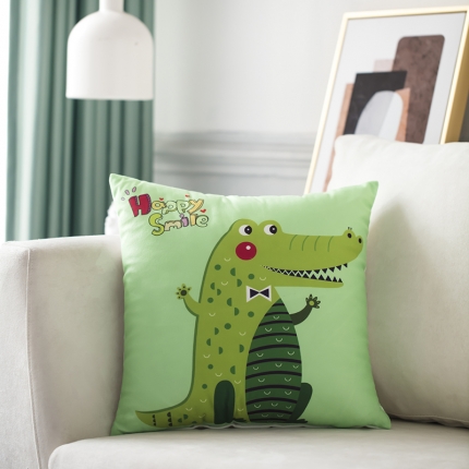 91家纺网 家纺一手货源 找家纺 橘夏纺织品 2025新款亲肤短毛绒印花抱枕 开心鳄鱼