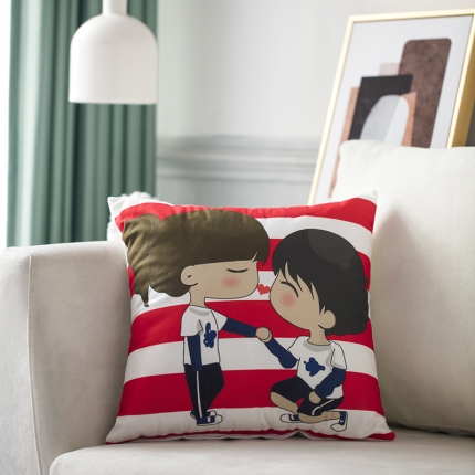 91家纺网 家纺一手货源 找家纺 橘夏纺织品 2025新款亲肤短毛绒印花抱枕 两小无猜