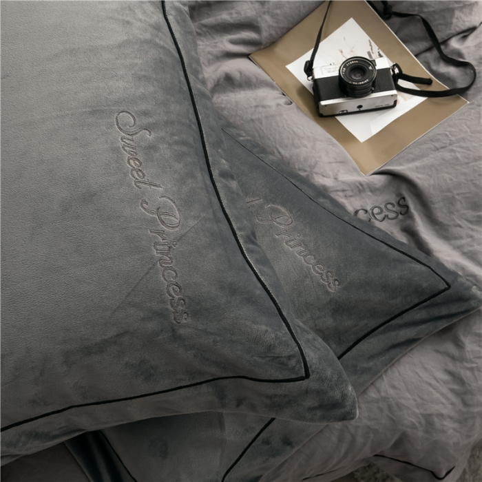 91家纺网 家纺一手货源 找家纺 骏腾 2022新款甜心公主水晶绒绣花四件套 甜心公主-灰