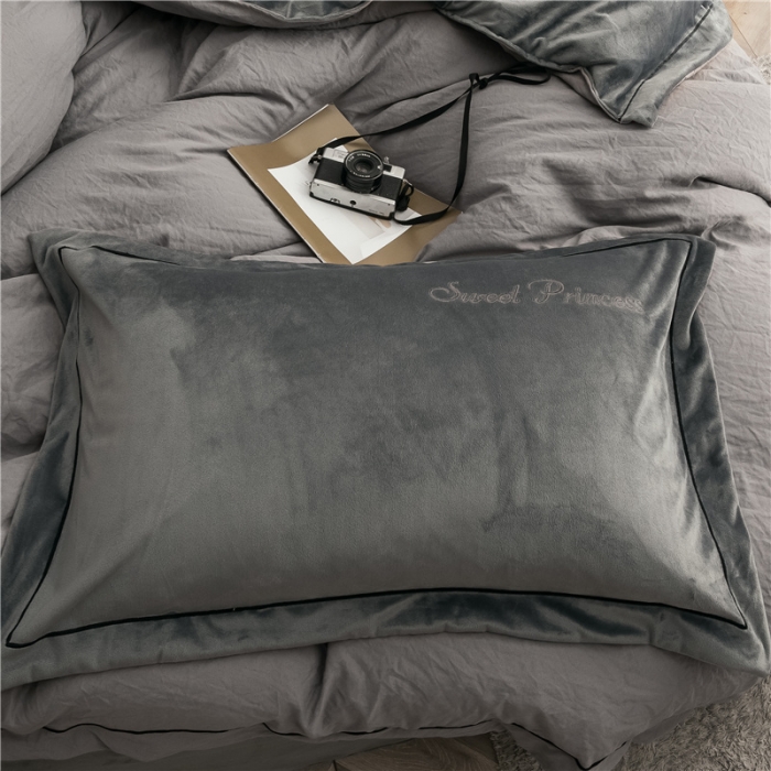 91家纺网 家纺一手货源 找家纺 骏腾 2022新款甜心公主水晶绒绣花四件套 甜心公主-灰