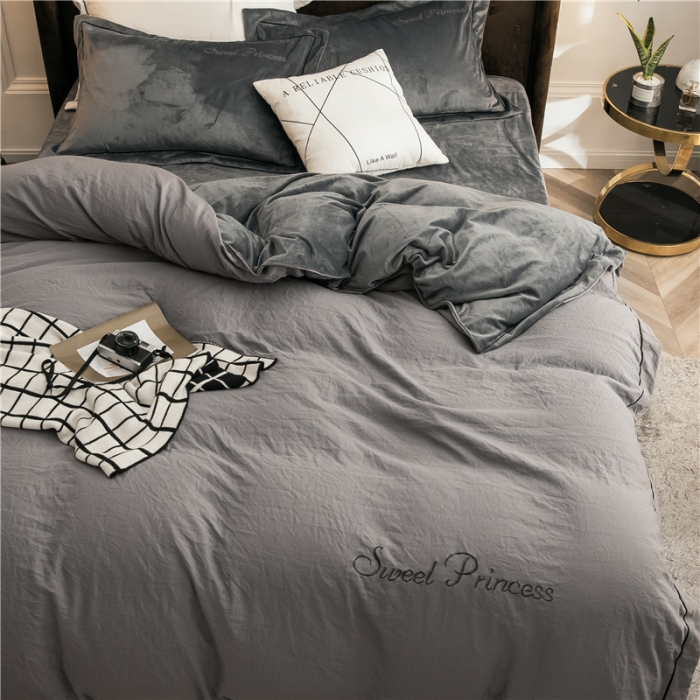 91家纺网 家纺一手货源 找家纺 （总）骏腾 2022新款甜心公主水晶绒绣花四件套床笠款