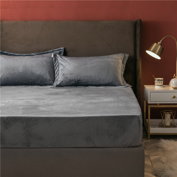 91家纺网 家纺一手货源 找家纺 （总）骏腾 2022新款甜心公主水晶绒绣花四件套床笠款