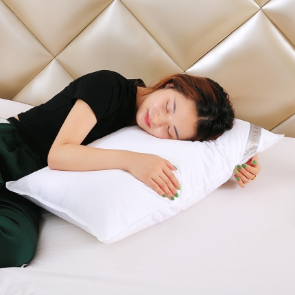 91家纺网 家纺一手货源 找家纺 微枕芯家纺 2018新款全棉单边酒店羽丝绒枕45*72CM