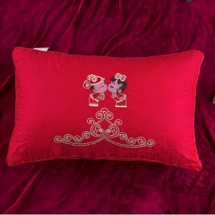 91家纺网 家纺一手货源 找家纺 微枕芯家纺 全棉贡缎提花刺绣婚庆羽丝绒枕