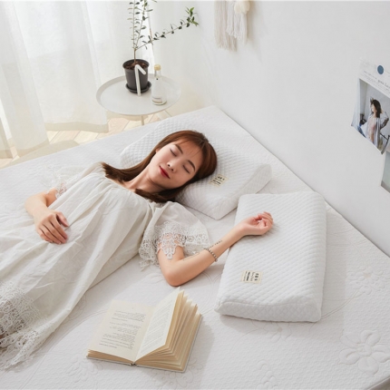 91家纺网 家纺一手货源 找家纺 微枕芯 2019新款本菲卡泰国原装进口乳胶枕 学生乳胶枕