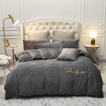 91家纺网 家纺一手货源 找家纺 （总）米奈 2020北欧水晶绒四件套法莱绒四件套滚边绣花罗恩