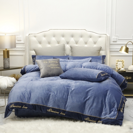 91家纺网 家纺一手货源 找家纺 米奈 水晶绒绣花贴边挚爱系列法莱绒四件套 蓝色
