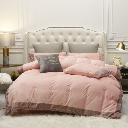 91家纺网 家纺一手货源 找家纺 米奈 水晶绒绣花贴边挚爱系列水晶绒四件套 玉色