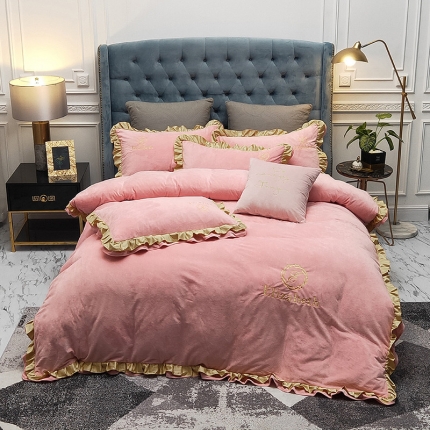 91家纺网 家纺一手货源 找家纺 （总）米奈 2020新款水晶绒荷叶边绣花四件套伊琳系列实拍图