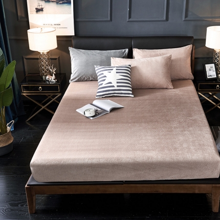 91家纺网 家纺一手货源 找家纺 小米笠 2019新款水晶绒印花床笠床罩 条纹驼