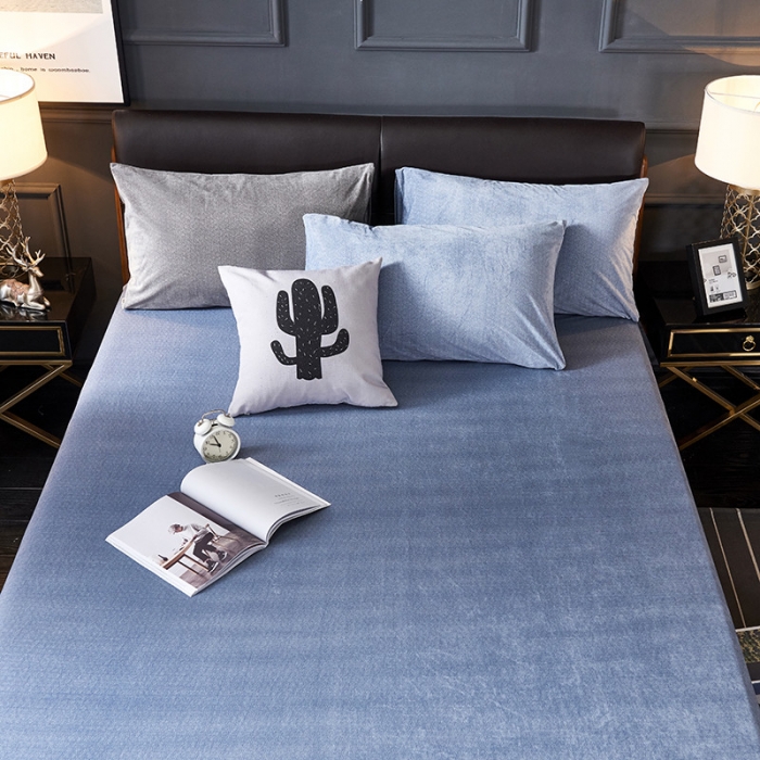 91家纺网 家纺一手货源 找家纺 小米笠 2019新款水晶绒印花床笠床罩 条纹蓝