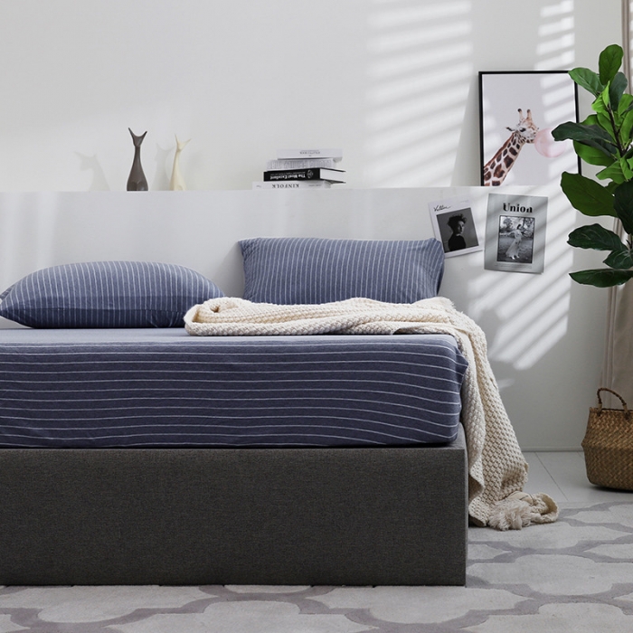 91家纺网 家纺一手货源 找家纺 小米笠 2019新款针织天竺棉床笠床罩 牛仔兰细条