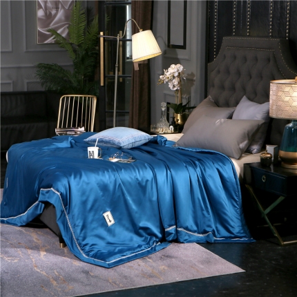 91家纺网 家纺一手货源 找家纺 换种生活 真丝夏被 孔雀绿