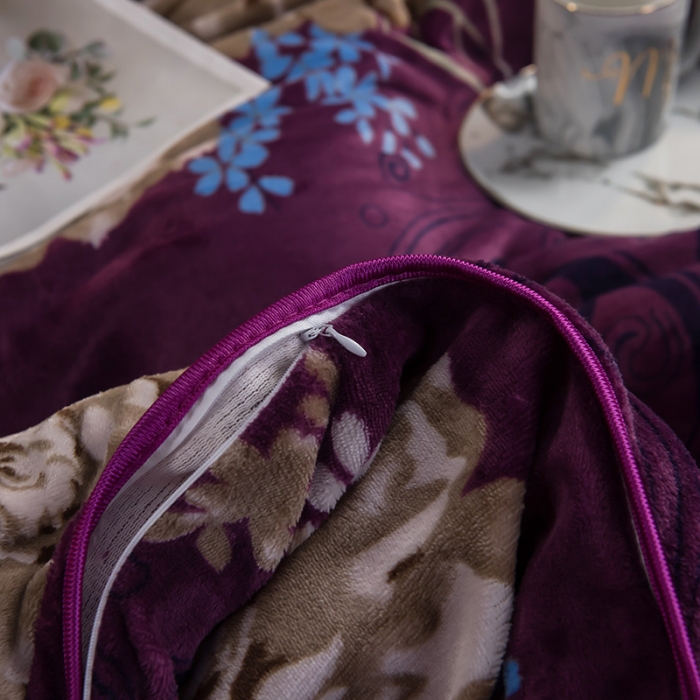 91家纺网 家纺一手货源 找家纺 佳梦达2023款牛奶绒包边吊边工艺款四件套亏本处理 紫金花