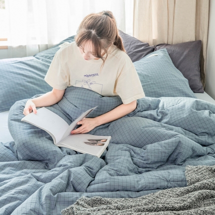 91家纺网 家纺一手货源 找家纺 北欧良品 水洗棉春秋被冬被 雾蓝格