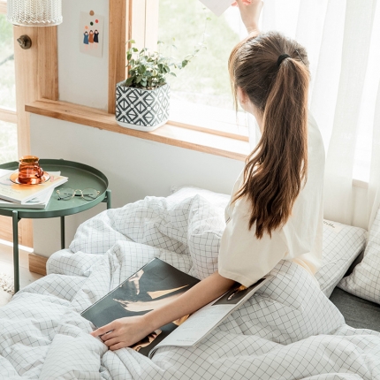 91家纺网 家纺一手货源 找家纺 北欧良品 水洗棉春秋被冬被 小白格