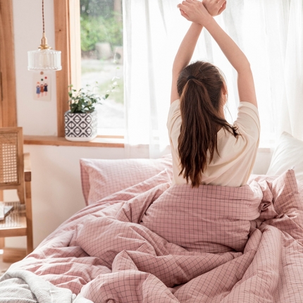 91家纺网 家纺一手货源 找家纺 北欧良品 水洗棉春秋被冬被 小粉格