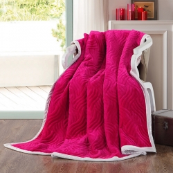 91家纺网 家纺一手货源 找家纺 方莱雅 2019新款加厚法莱绒毛毯 玫红色,玫红色