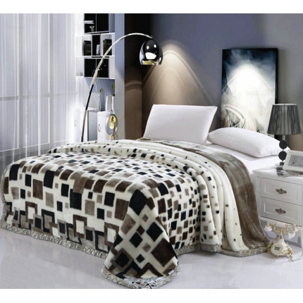 91家纺网 家纺一手货源 找家纺 法莱妮2025新款双层加厚拉舍尔毛毯 婚庆 单双人 厂家直销可定制 经典格子