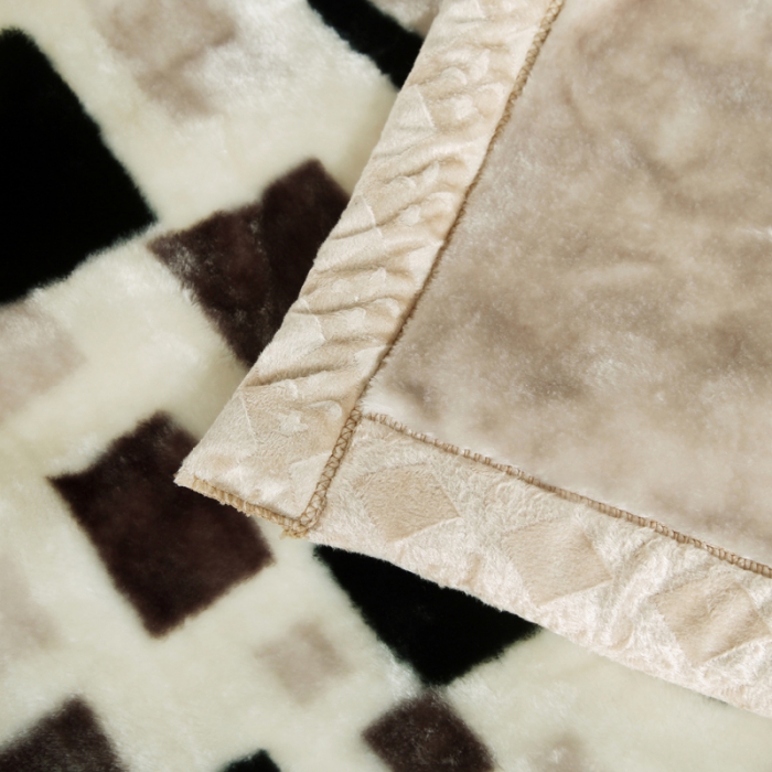 91家纺网 家纺一手货源 找家纺 法莱妮2025新款双层加厚拉舍尔毛毯 婚庆 单双人 厂家直销可定制 经典格子