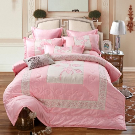 91家纺网 家纺一手货源 找家纺 兴美佳家纺 高档奢华欧式宫廷风加棉四件套塞娜维亚 樱花粉