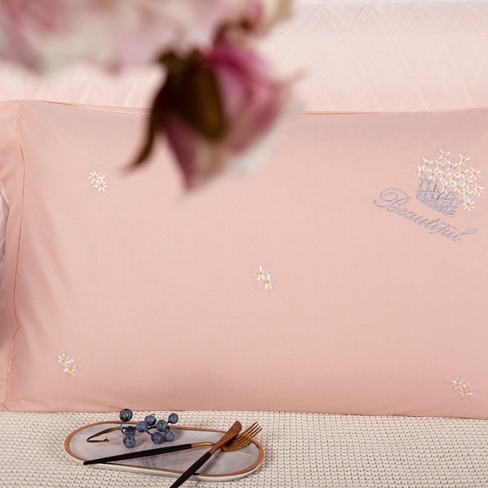 91家纺网 家纺一手货源 找家纺 OL家纺 2020轻奢欧式刺绣床盖四件套 甜蜜时光