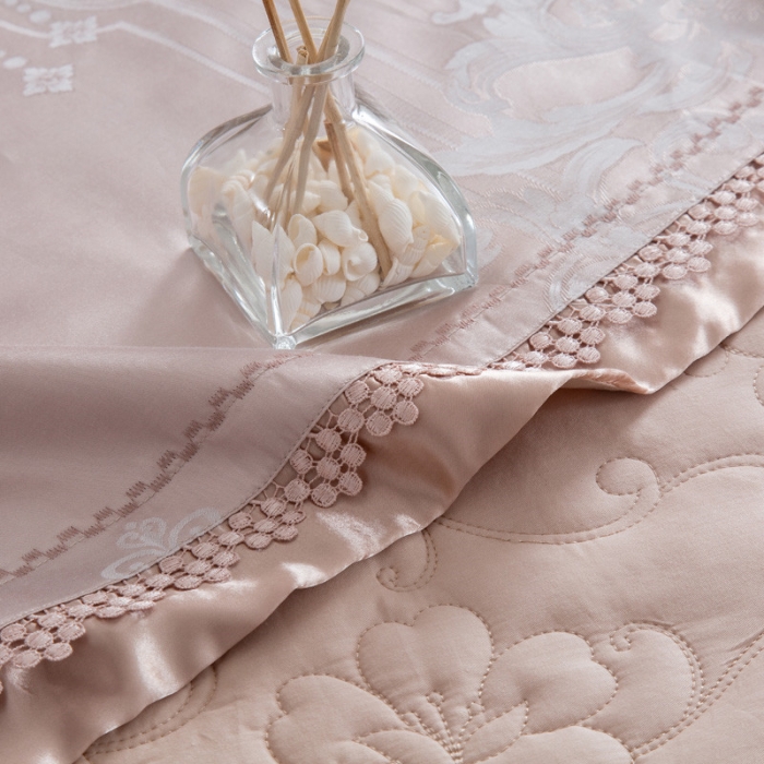 91家纺网 家纺一手货源 找家纺 OL家纺 欧式轻奢丝加棉贡缎大提花床盖四件套 蓝调生活-米灰