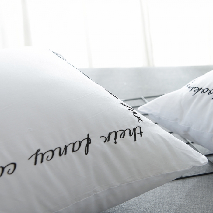 91家纺网 家纺一手货源 找家纺 伟邦枕芯芯家纺 2018新款情人耳语羽丝绒枕芯