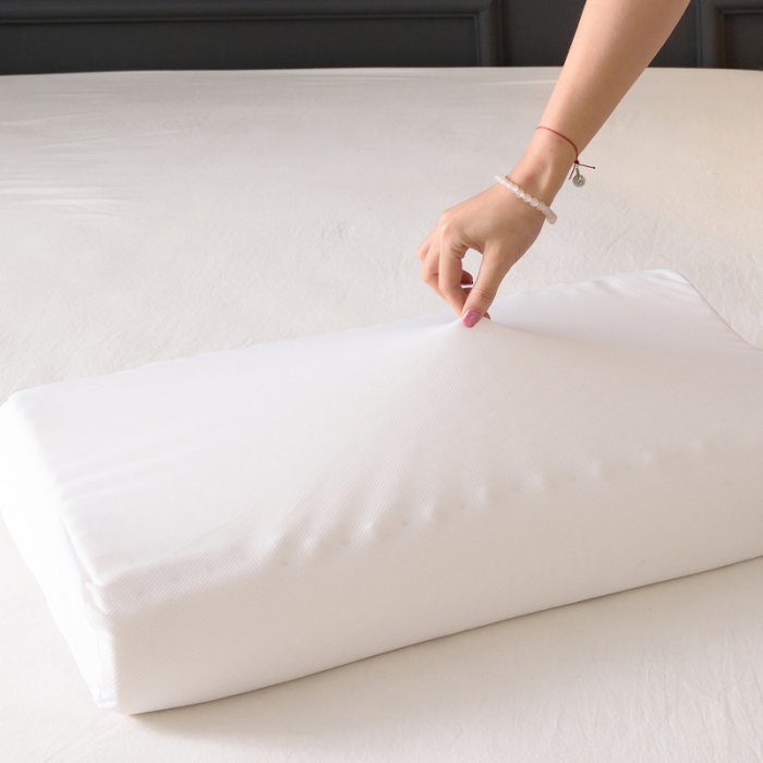 91家纺网 家纺一手货源 找家纺 伟邦枕芯芯家纺 2018新品按摩颗粒乳胶枕芯