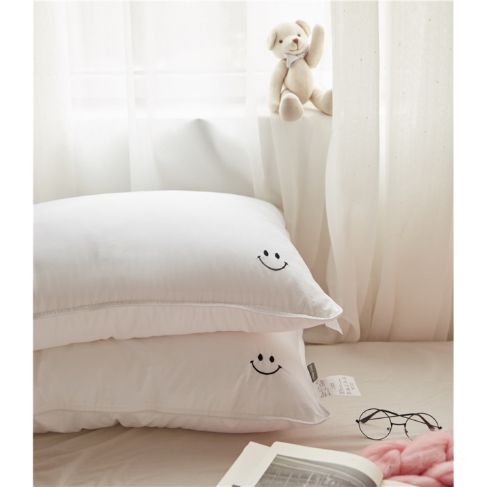 91家纺网 家纺一手货源 找家纺 时年家纺 单边绣花枕芯一只48*74cm 笑脸