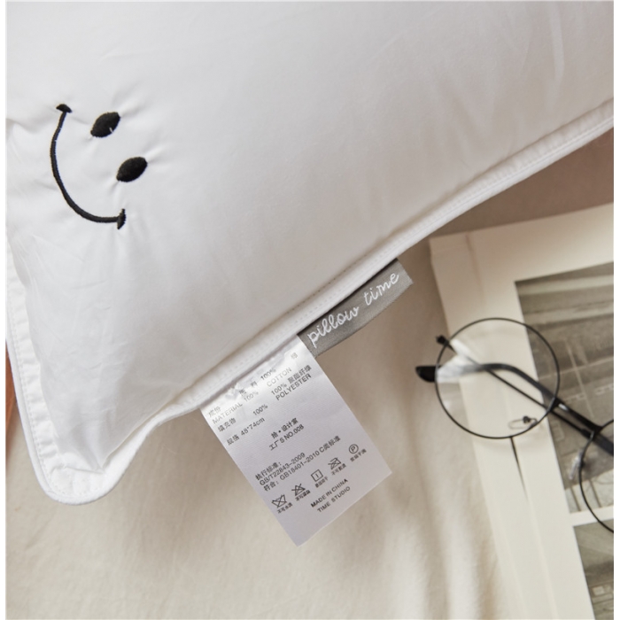 91家纺网 家纺一手货源 找家纺 时年家纺 单边绣花枕芯一只48*74cm 笑脸