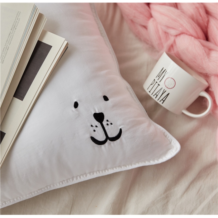 91家纺网 家纺一手货源 找家纺 时年家纺 单边绣花枕芯一只48*74cm 波波熊