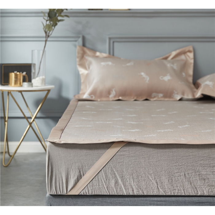 91家纺网 家纺一手货源 找家纺 时年家纺 2018新款冰露丝养生席提花欧式系列 豹子-金