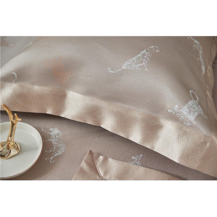 91家纺网 家纺一手货源 找家纺 时年家纺 2018新款冰露丝养生席提花欧式系列 豹子-金