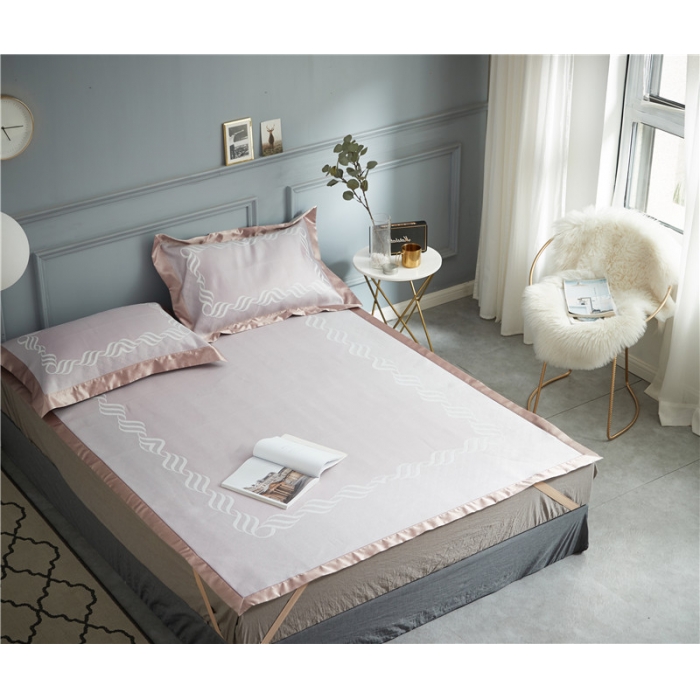 91家纺网 家纺一手货源 找家纺 时年家纺 2018新款冰露丝养生席提花欧式系列 波浪纹-粉