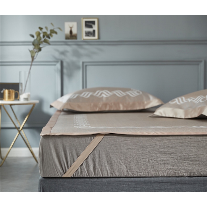 91家纺网 家纺一手货源 找家纺 时年家纺 2018新款冰露丝养生席提花欧式系列 波浪纹-金