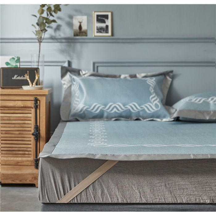 91家纺网 家纺一手货源 找家纺 时年家纺 2018新款冰露丝养生席提花欧式系列 波浪纹-蓝