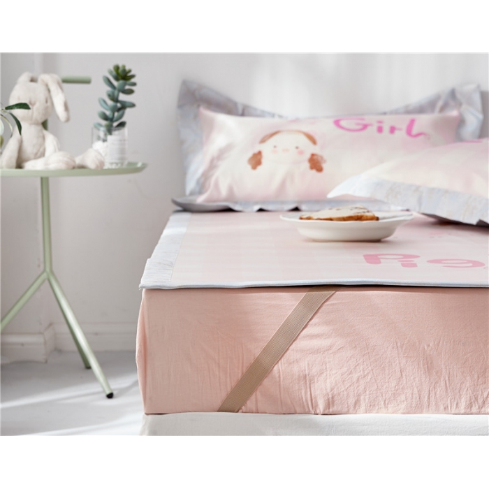 91家纺网 家纺一手货源 找家纺 时年家纺 2018新款冰露丝养生席印花卡通系列 猪猪女孩