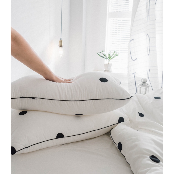 91家纺网 家纺一手货源 找家纺 时年家纺 磨毛波点枕芯48*74cm 波点（黑）