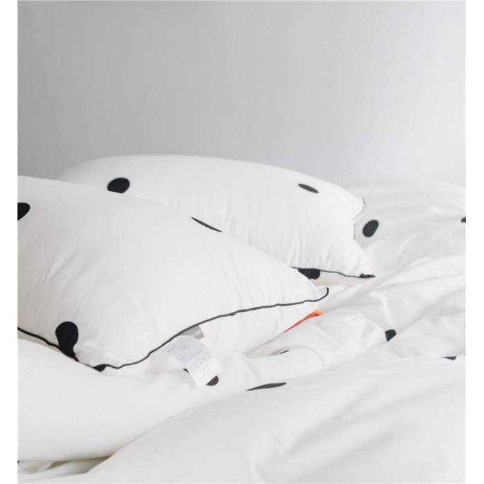 91家纺网 家纺一手货源 找家纺 时年家纺 磨毛波点枕芯48*74cm 波点（黑）