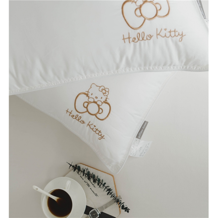 91家纺网 家纺一手货源 找家纺 时年家纺 新款80贡缎绣花枕芯48*74cm Kitty