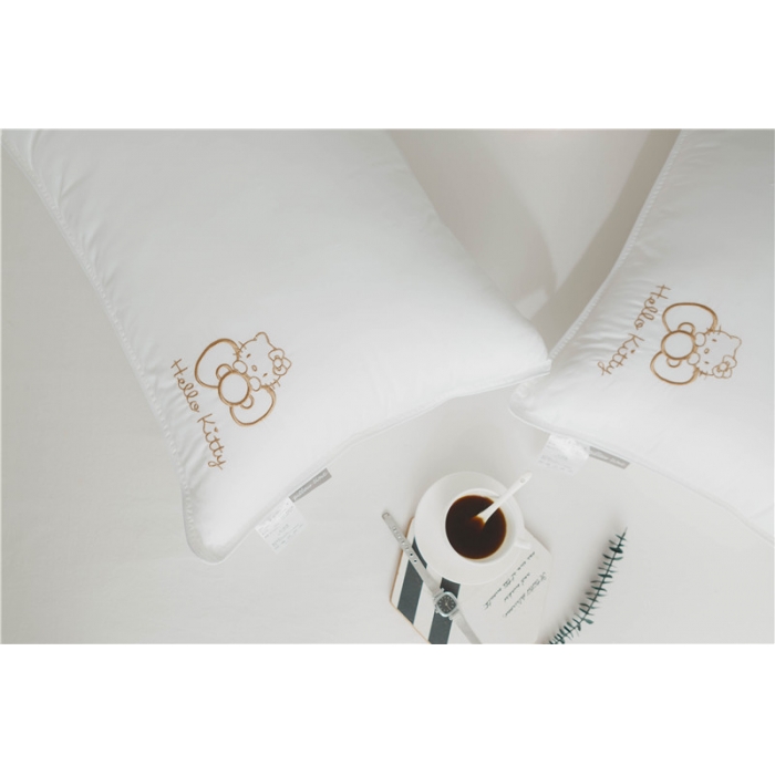 91家纺网 家纺一手货源 找家纺 时年家纺 新款80贡缎绣花枕芯48*74cm Kitty