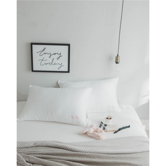 91家纺网 家纺一手货源 找家纺 时年家纺 新款80贡缎绣花枕芯48*74cm mylove