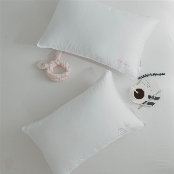 91家纺网 家纺一手货源 找家纺 时年家纺 新款80贡缎绣花枕芯48*74cm mylove