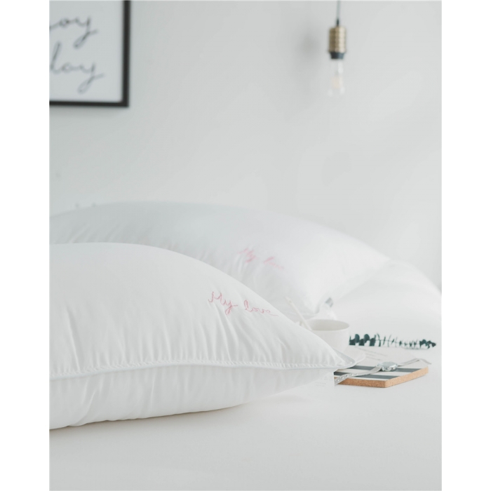 91家纺网 家纺一手货源 找家纺 时年家纺 新款80贡缎绣花枕芯48*74cm mylove