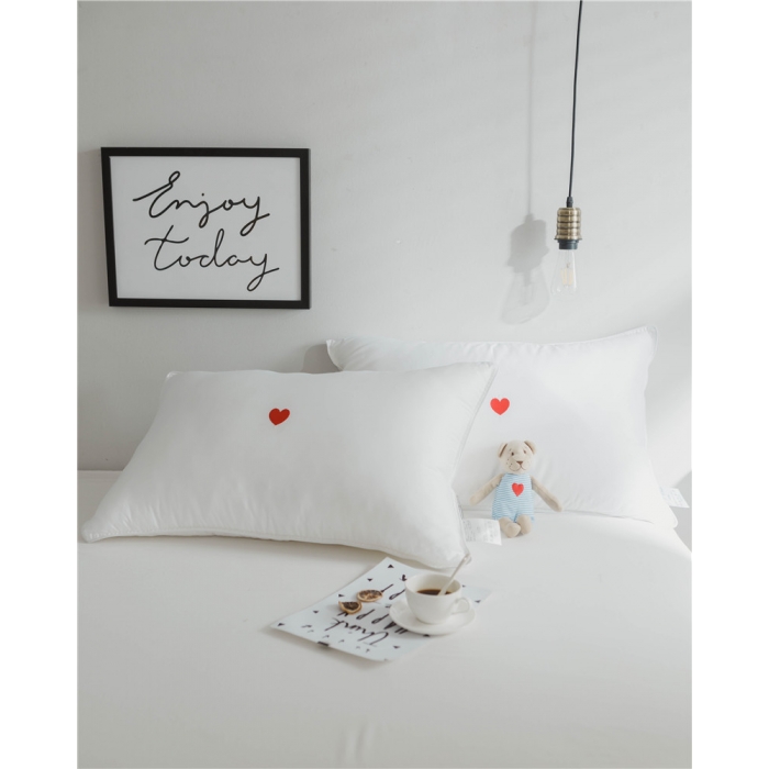 91家纺网 家纺一手货源 找家纺 时年家纺 2018新款80贡缎绣花枕芯48*74cm 爱心