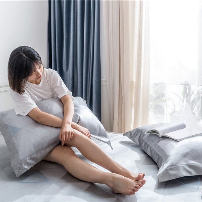 91家纺网 家纺一手货源 找家纺 时年家纺 2019新款凉席冰丝席冰露丝提花款 渐变三角